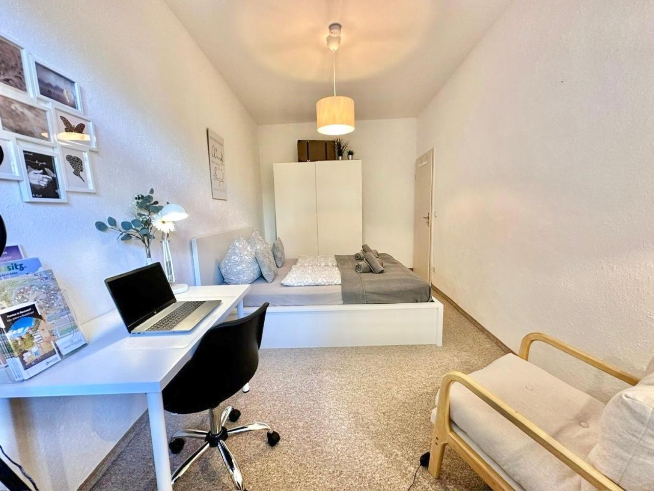 Appartement "Stadtgefluester" Im Zentrum, Inkl Stellplatz, 2 Betten, Babybett, Balkon, Gratis Kaffee Und Tee, Wlan Будишин Екстер'єр фото